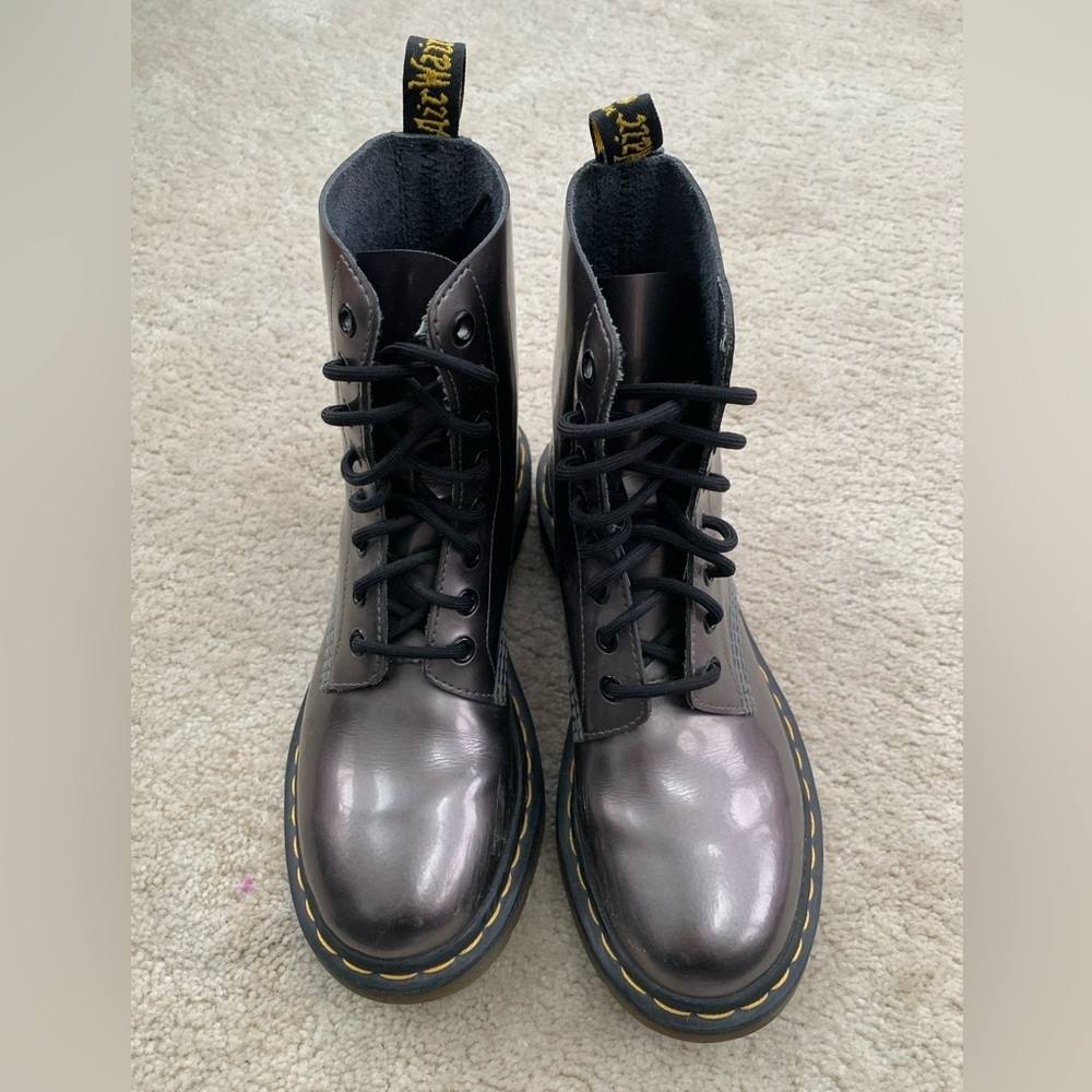 Dr. Martens Women’s Size 7, 1460 Pascal Chroma Metallic Leather Boots in Silver - Picture 2 of 11